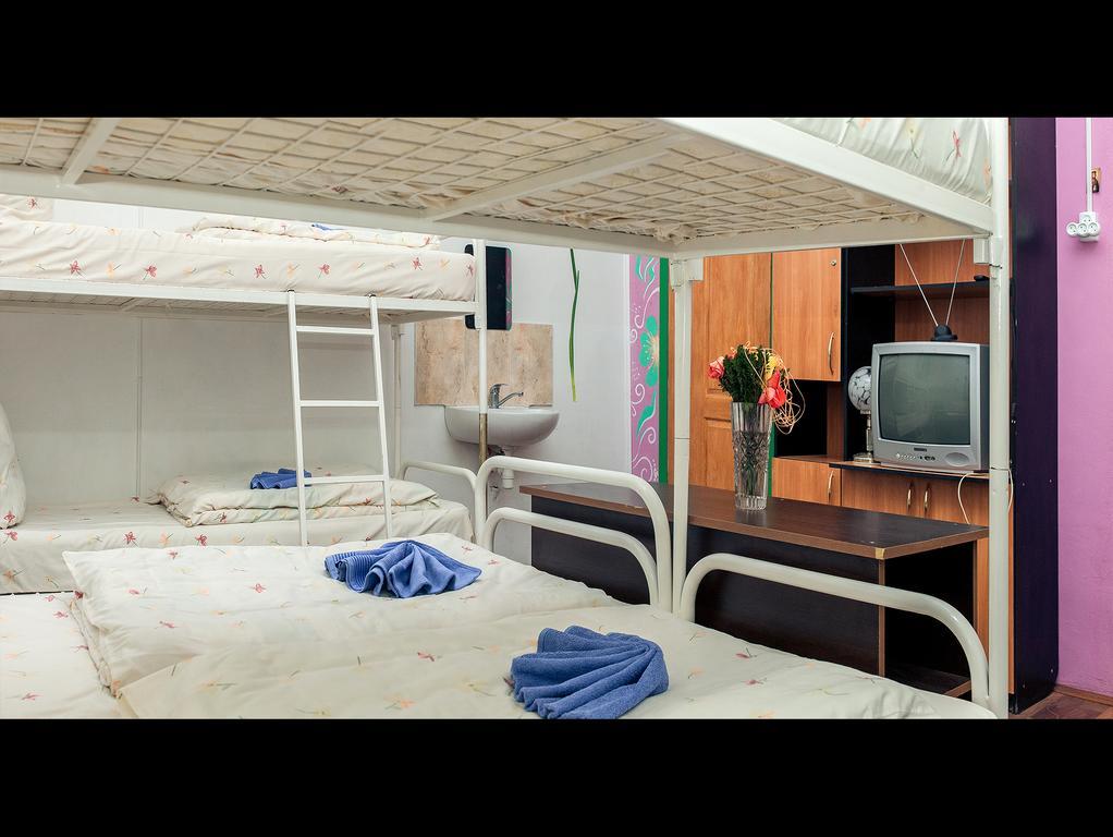 Apple Hostel Lviv Ruang foto