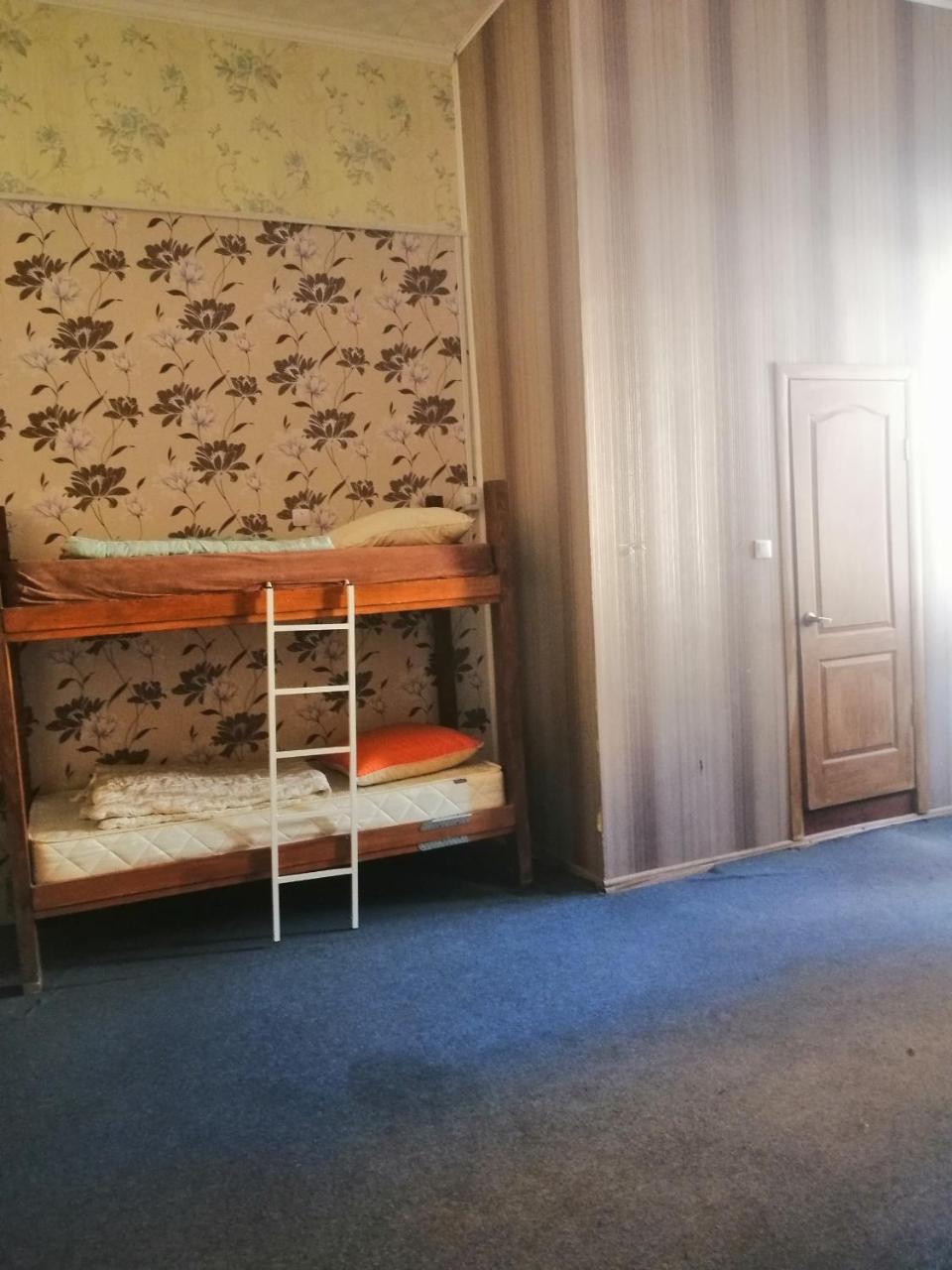 Apple Hostel Lviv Bagian luar foto